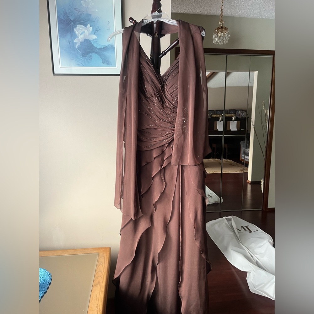Melanie Lyne Beaded Chiffon Gown w/ Shawl – Excellent Condition